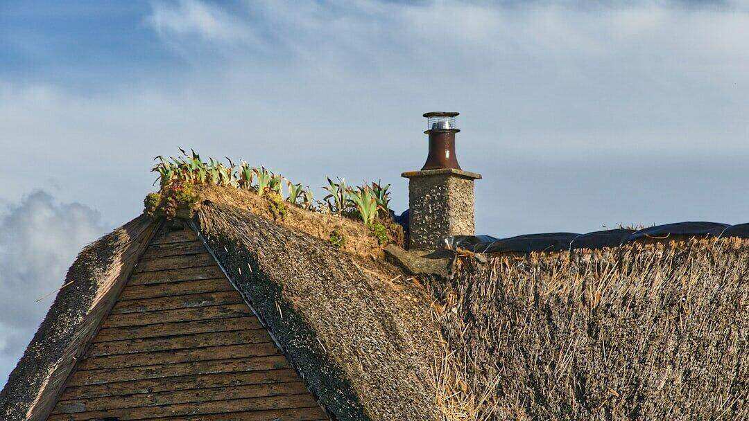 Zinguerie à Éragny : services professionnels pour gouttières et évacuation des eaux pluviales