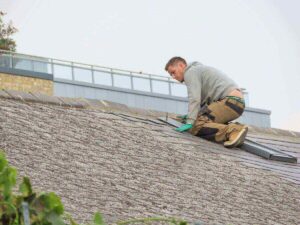 Pose de Velux à Ennery pour une toiture plus lumineuse